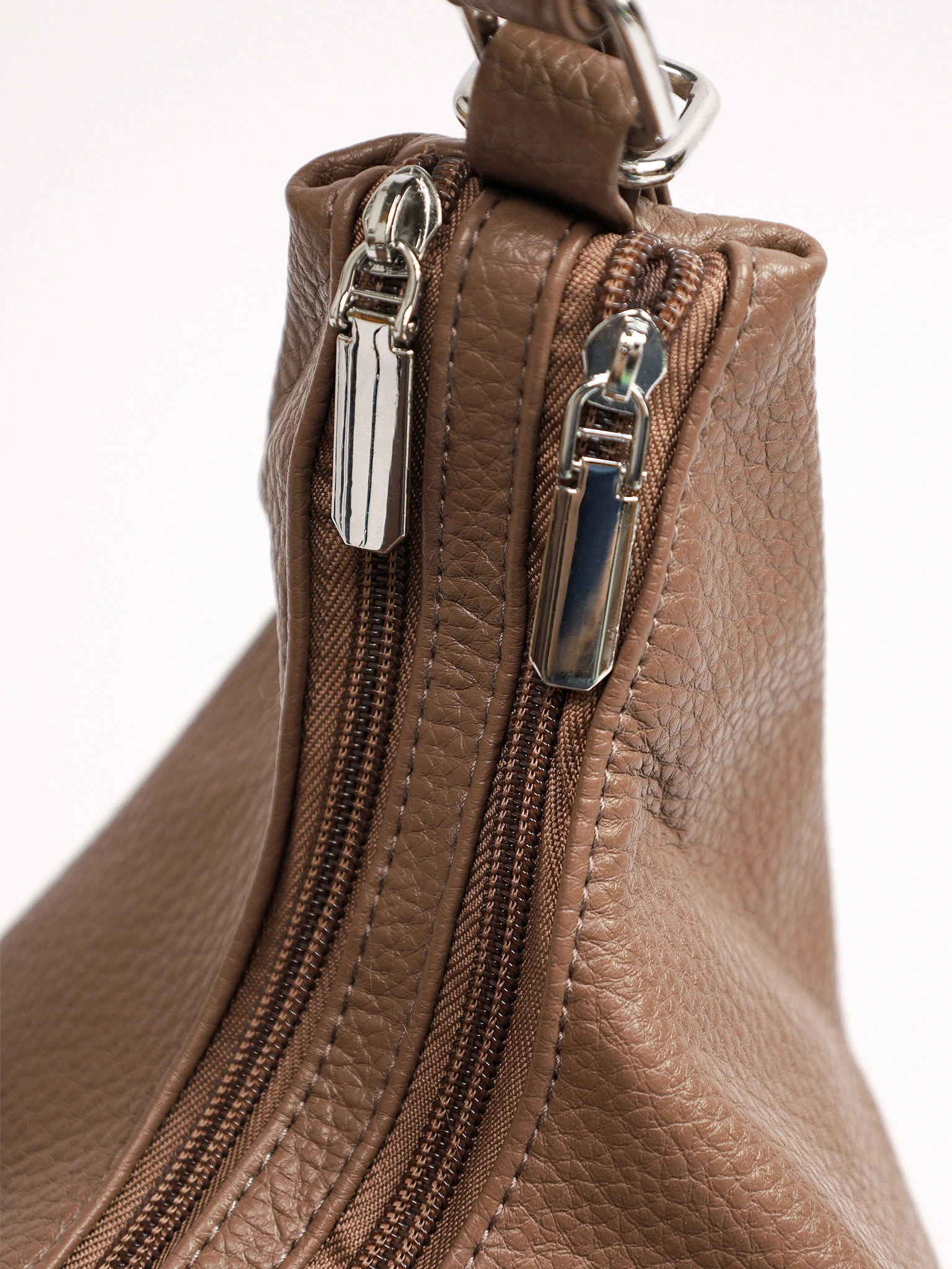 Сумка-шоппер с декоративными пуллерами со стразами в ассортименте